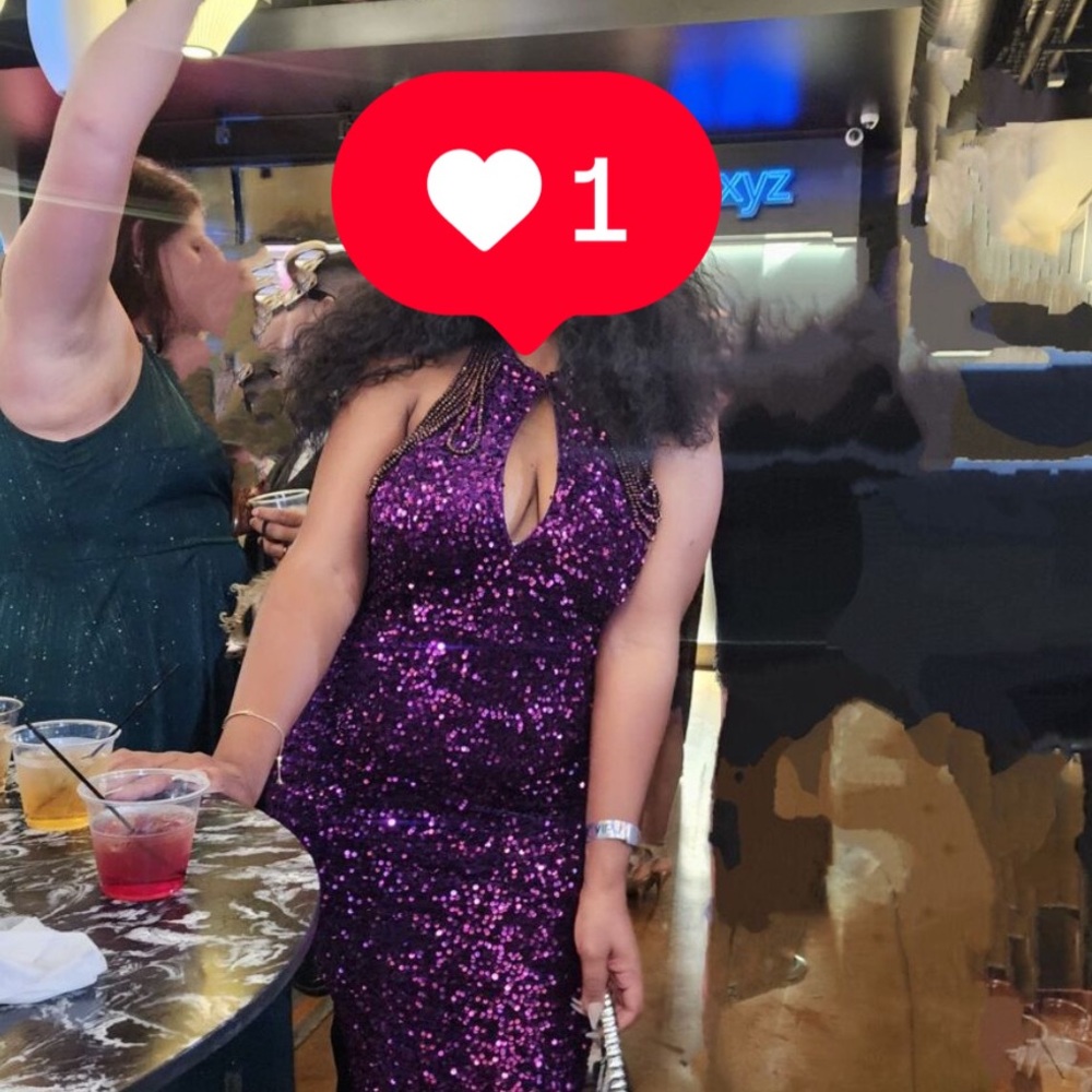 I am selling this cute dress from SHEIN, which I have only worn once.
